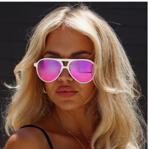 DIFF TOSCA II MATTE WHITE WITH PINK RUSH MIRROR SUNGLASSES - Picture 6 of 6